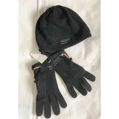 Pre-owned Moschino Cheap And Chic Cashmere Gloves In Black