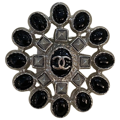 Pre-owned Chanel Metal Pins & Brooches