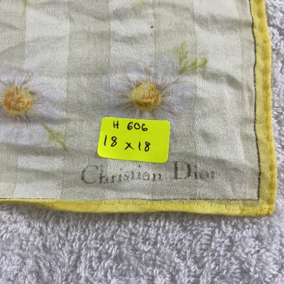 Pre-owned Dior Neckerchief In Yellow
