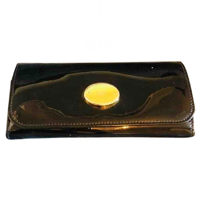 Pre-owned Alexander Mcqueen Patent Leather Wallet In Black