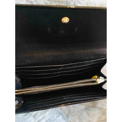 Pre-owned Alexander Mcqueen Patent Leather Wallet In Black