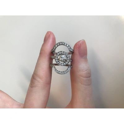 Pre-owned Boucheron Ava White Gold Ring In Silver