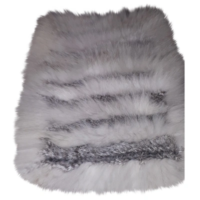 Pre-owned Pinko White Fur Scarf