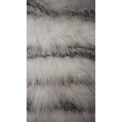 Pre-owned Pinko White Fur Scarf