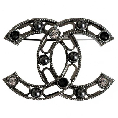 Pre-owned Chanel Cc Anthracite Metal Pins & Brooches