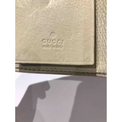 Pre-owned Gucci Leather Key Ring In White