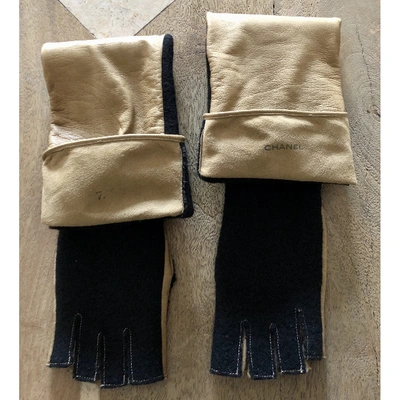 Pre-owned Chanel Leather Mittens In Beige