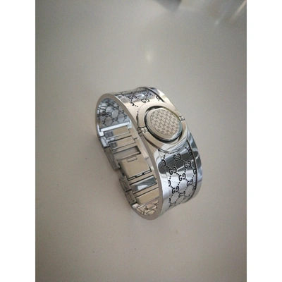 Pre-owned Gucci Twirl Watch In Silver