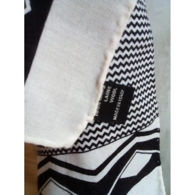 Pre-owned Versace Wool Scarf & Pocket Square In White