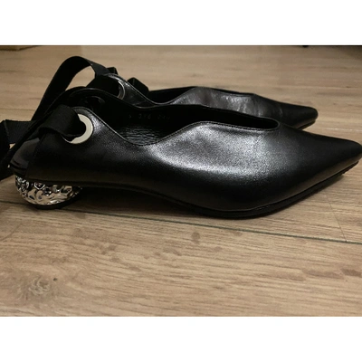 Pre-owned Yuul Yie Leather Sandals In Black