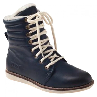 Pre-owned Ugg Leather Snow Boots In Blue