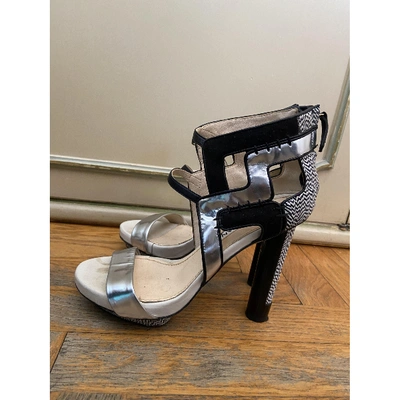 Pre-owned Burak Uyan Leather Sandals In White