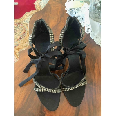 Pre-owned Gucci Leather Sandals In Black