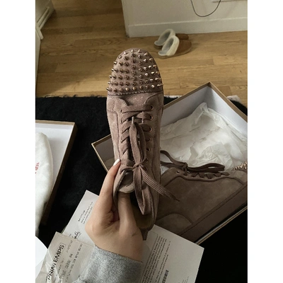 Pre-owned Christian Louboutin Lou Spikes Velvet Trainers In Pink