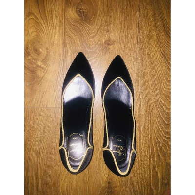 Pre-owned Roger Vivier Choc Real  Velvet Heels In Black