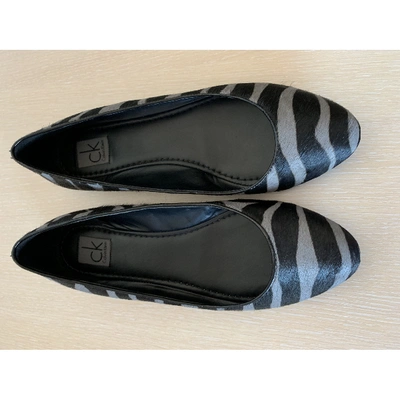 Pre-owned Calvin Klein Pony-style Calfskin Ballet Flats In Black