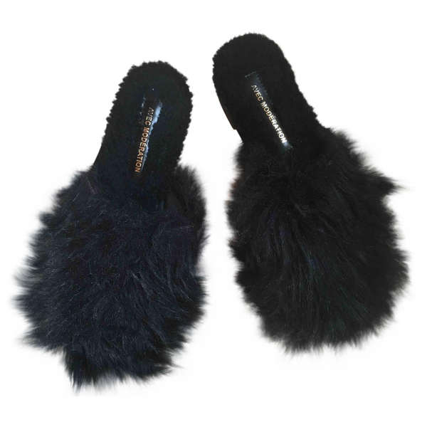 faux fur clogs