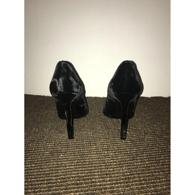 Pre-owned Saint Laurent Velvet Heels In Black