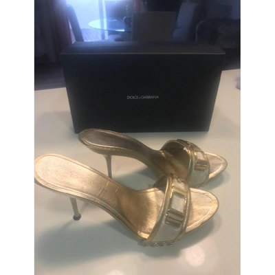 Pre-owned Dolce & Gabbana Cloth Mules & Clogs In Gold
