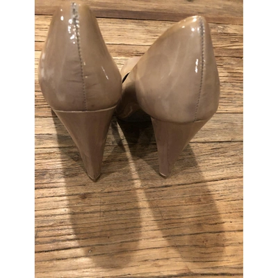Pre-owned Hoss Intropia Patent Leather Heels In Beige