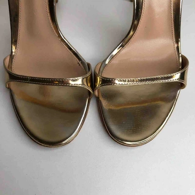 Pre-owned Gianvito Rossi Gold Python Sandals