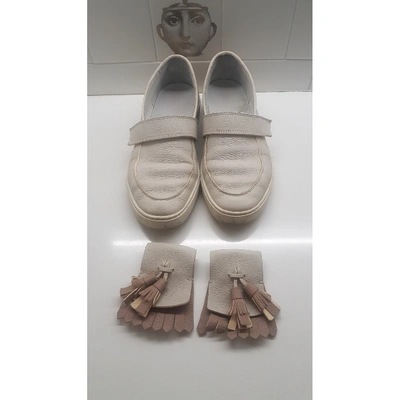 Pre-owned Santoni Leather Flats In White