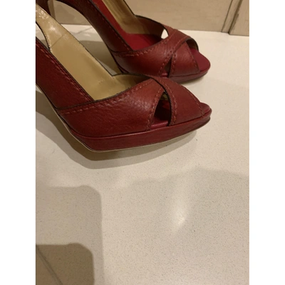 Pre-owned Valentino Garavani Leather Heels In Red