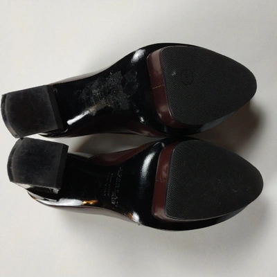 Pre-owned Aperlai Leather Heels In Burgundy