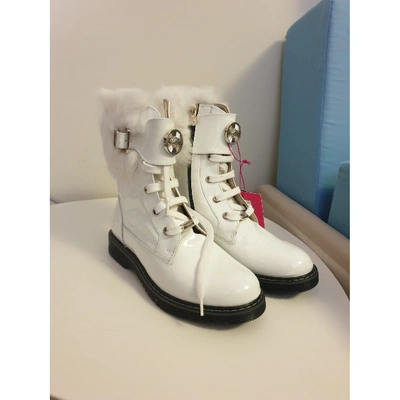 Pre-owned Versace White Patent Leather Ankle Boots