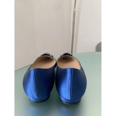 Pre-owned Manolo Blahnik Hangisi Blue Cloth Ballet Flats