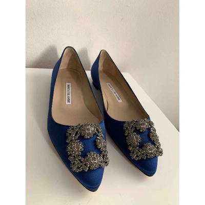 Pre-owned Manolo Blahnik Hangisi Blue Cloth Ballet Flats