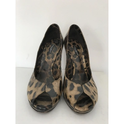Pre-owned Dolce & Gabbana Patent Leather Heels In Beige
