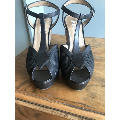 Pre-owned Sartore Leather Sandals In Black