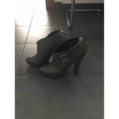 Pre-owned Dolce & Gabbana Grey Leather Ankle Boots