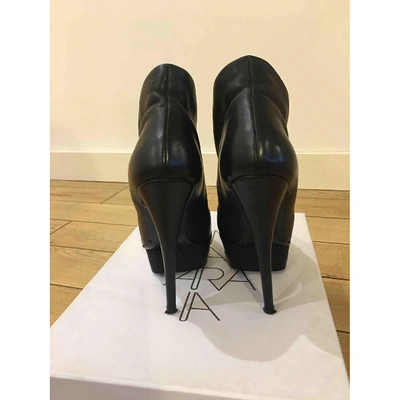 Pre-owned Cinzia Araia Leather Ankle Boots In Black