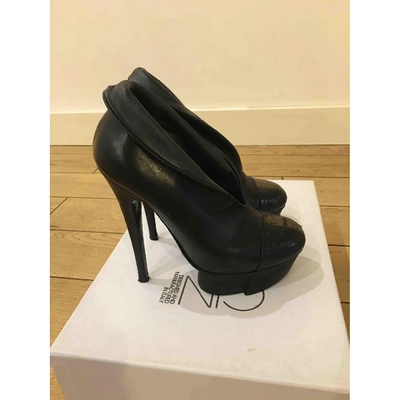 Pre-owned Cinzia Araia Leather Ankle Boots In Black