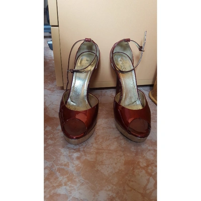 Pre-owned Gucci Patent Leather Sandals In Red