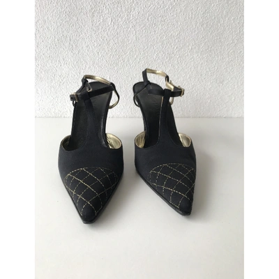 Pre-owned Chanel Cloth Heels In Black