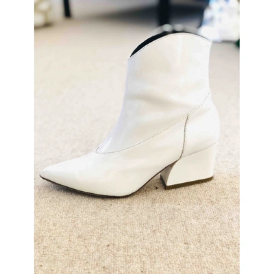Pre-owned Tibi White Patent Leather Ankle Boots
