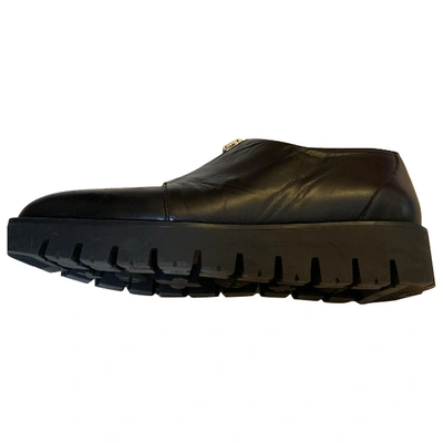 Pre-owned Pinko Leather Flats In Black