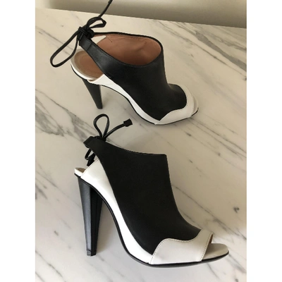 Pre-owned Roland Mouret Leather Heels In Black