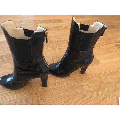 Pre-owned Moschino Patent Leather Ankle Boots In Black