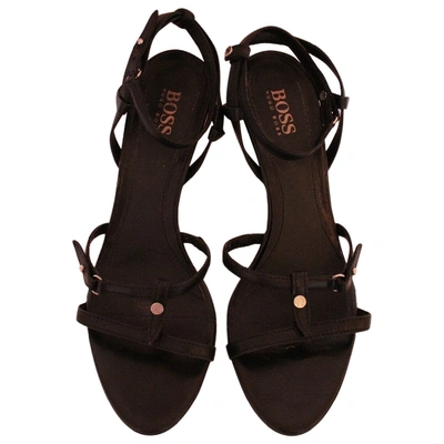 Pre-owned Hugo Boss Leather Sandals In Black