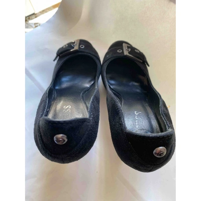 Pre-owned Guess Heels In Black