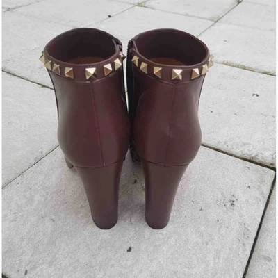 Pre-owned Valentino Garavani Rockstud Burgundy Leather Ankle Boots