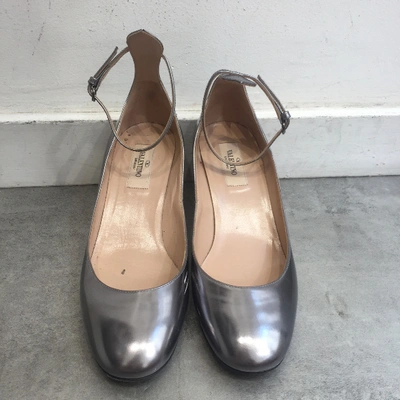 Pre-owned Valentino Garavani Tango Leather Heels In Silver