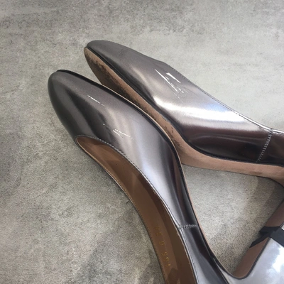 Pre-owned Valentino Garavani Tango Leather Heels In Silver