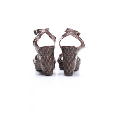 Pre-owned Tommy Hilfiger Leather Sandal In Brown