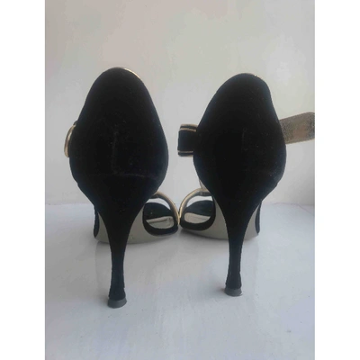 Pre-owned Dolce & Gabbana Velvet Heels In Black