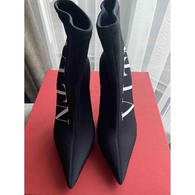 Pre-owned Valentino Garavani Vltn Black Ankle Boots
